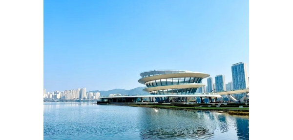 岳麓區梅溪湖再次采購了一批美天垃圾桶